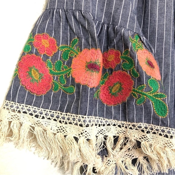 Velzera Chambray Embroidered Floral Tunic Mini Dress Top Medium Size 1X - Picture 3 of 9